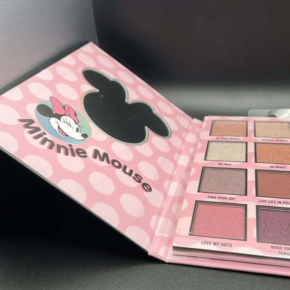 Disney Minnie Mouse Eyeshadow Palette - Picture 4 of 5